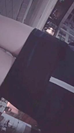 aisa : 穿裙子不穿內褲掀起來給你看😊