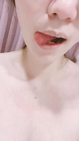 momopoly0035 : 這舌頭感覺很會👅