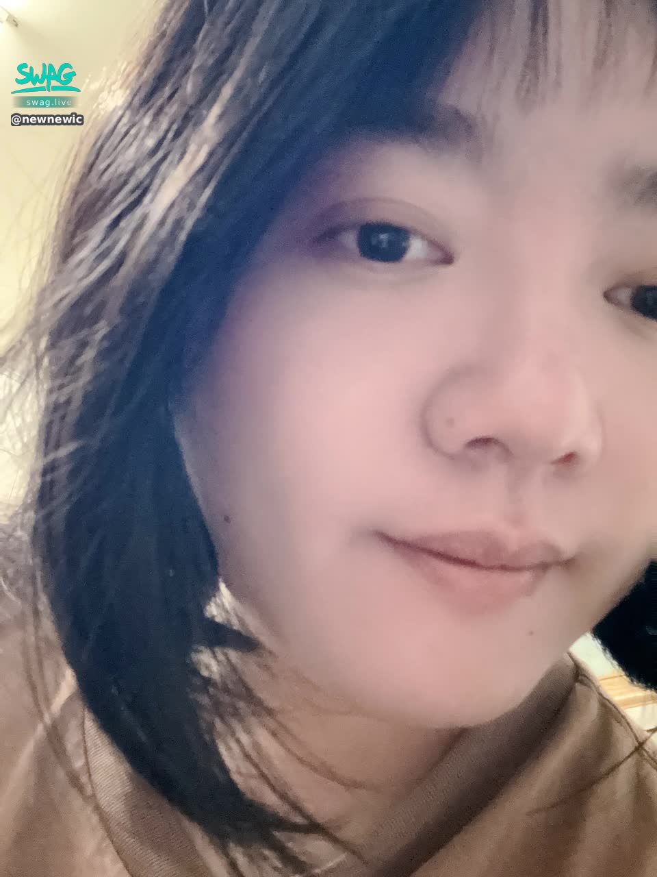 newnewic : 每次出差回來都覺得累累
不過都是一次次滿滿收穫
哥哥們的工作也是如此忙碌嗎？
#新人 #生活 #露臉