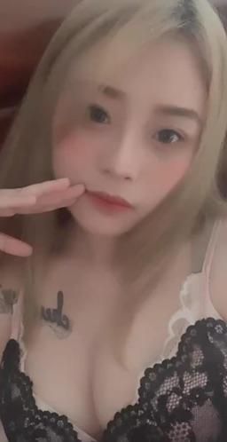 mochi_chi : Babe❤️🧡💛💚💙💜🤍