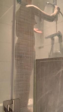 elsababy : 陪你一起淋浴洗澡😜奶頭要好好洗❤️洗完新噴噴的更好吸😈😈