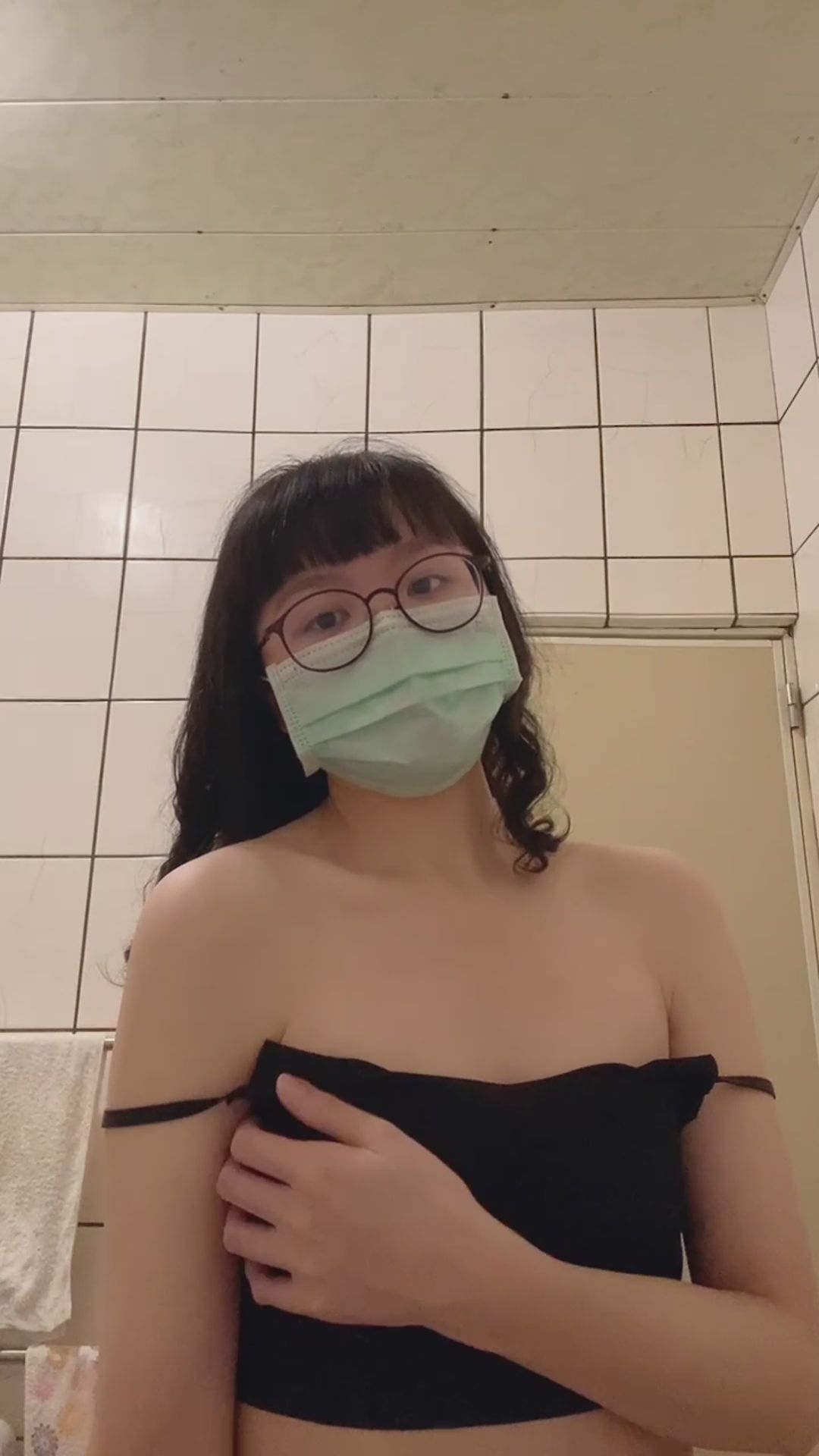 lin880317 : 客廳有人只能躲在廁所耍騷🫣有人想看完整版嗎?私訊我 #sexy #性感 #生活 #騷 #誘惑