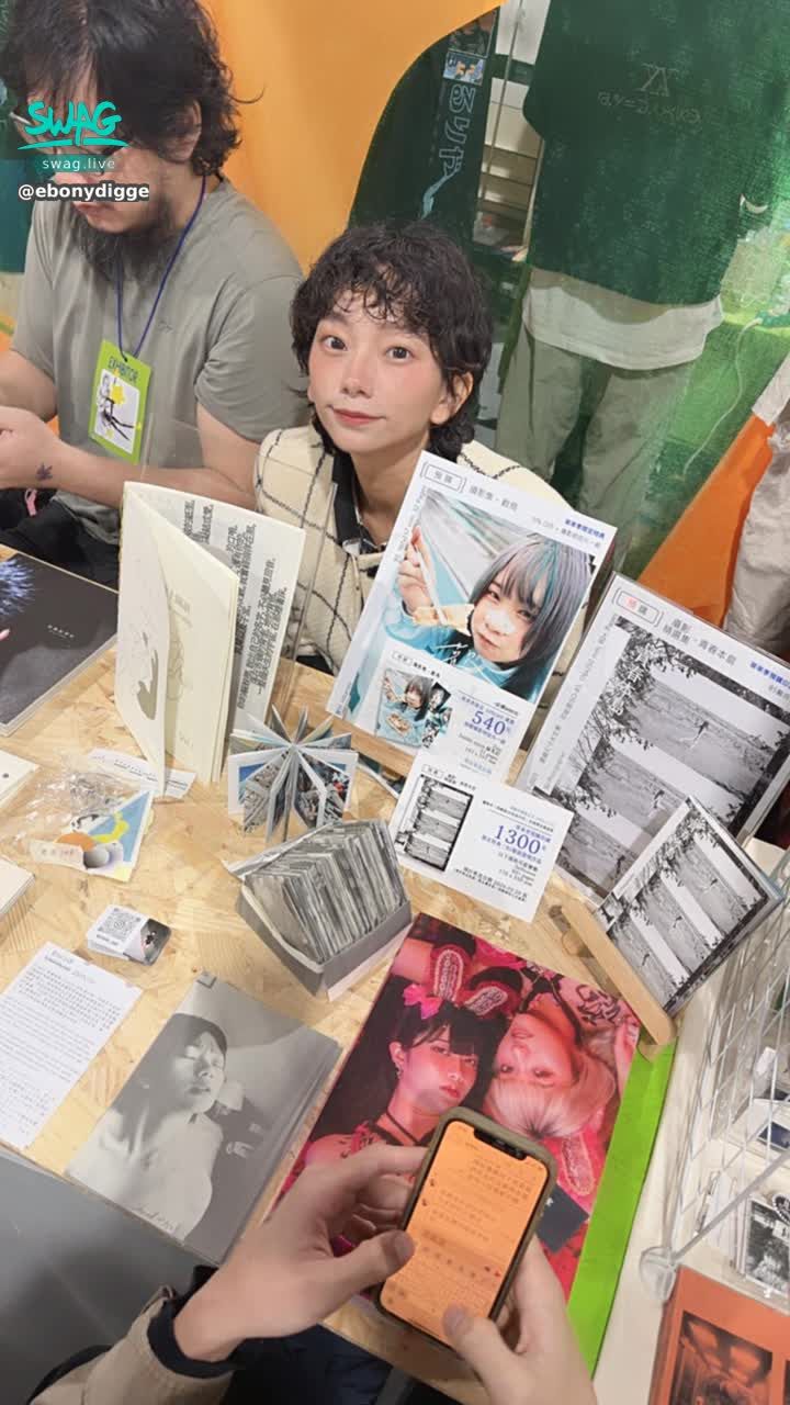 ebonydigger7224 : 21-23 台北華山草率季 台北藝術書展展覽中!
w399號
歡迎大家一起來玩!