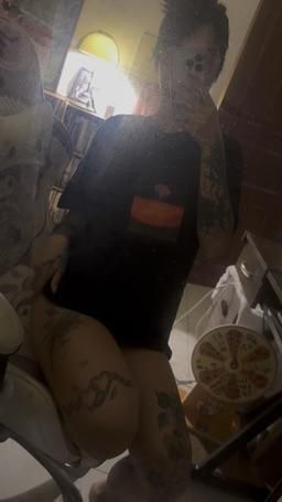 colavsvs : 明天晚上在新家開直播。
搬家忙到現在才有時間坐下來，想跟你們聊聊天。