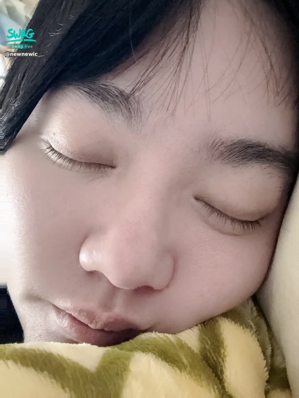 newnewic : 冬天真的很好睡Zzzz
#新人 #生活 #露臉