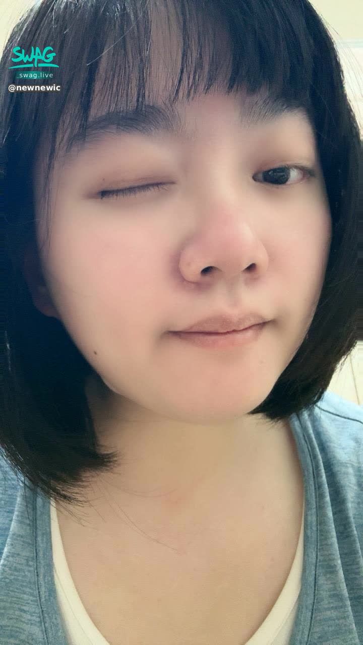 newnewic : 今天總算回暖啦！
啾咪😚 心情特別好！
#新人 #生活 #露臉