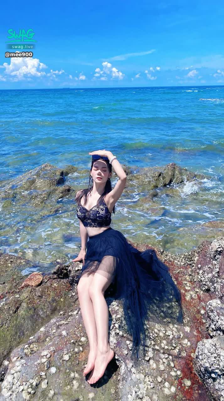 mee900 : 你主动我点我们不仅有故事还有……#長腿 #生活 #户外 #sexy #露臉 #舞蹈老师