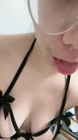 may_may_ : 穿這樣喜歡嗎 😈