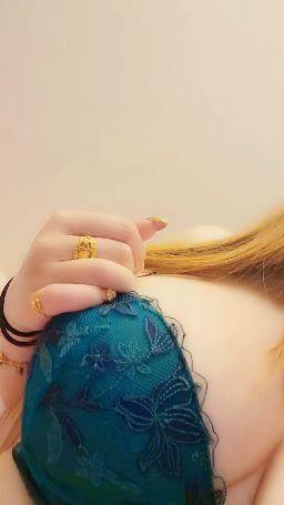 aisa : ☘️露點☘️粉奶頭好挺啊