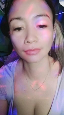 nathalisse : I hate wearing clothes, but I love the compliments