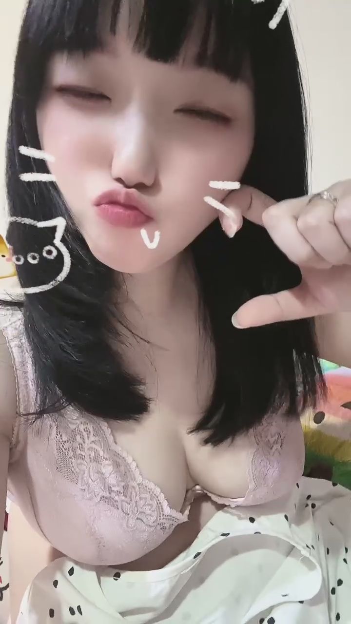 bunny0629bh. : 這麼可愛的貓咪😉有誰要收編呢？

#可愛 #甜美 #大奶🔥 #sexy #性感 #騷 #巨乳