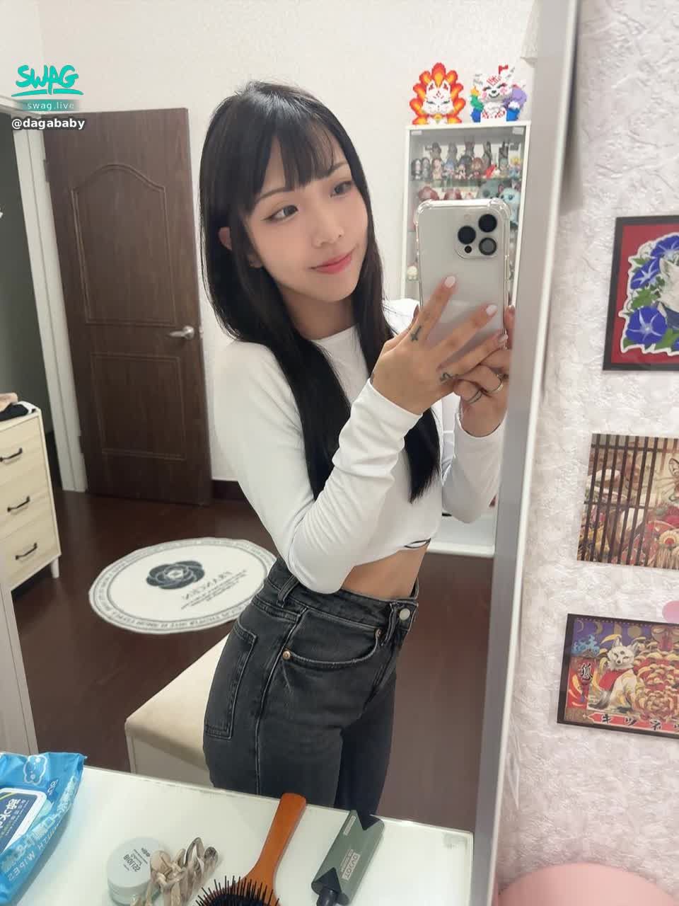 dagababy : 11/24（ㄧ）晚上23:30開啟表演夜😍吸睛的美美妝容讓你再戀愛💕指令釋出豐富互動福利❤️把握今晚射的對象.鎖定我當你的收服員😈