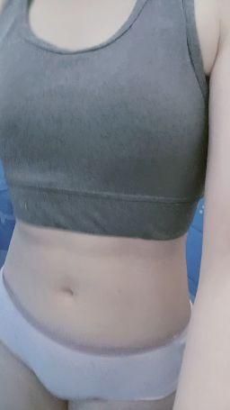 floraof : 運動bra但不是運動褲🤣