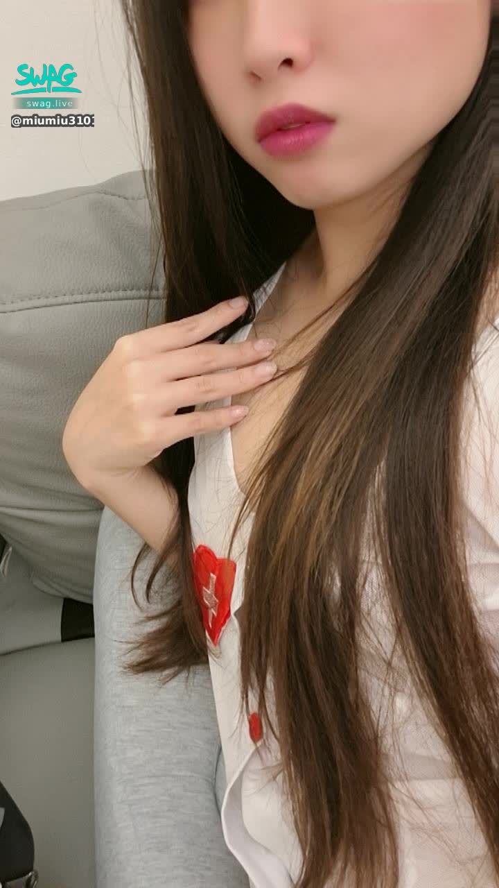miumiu31013 : 11/26(三)晚上7:30，性感小護士上線囉💕💕