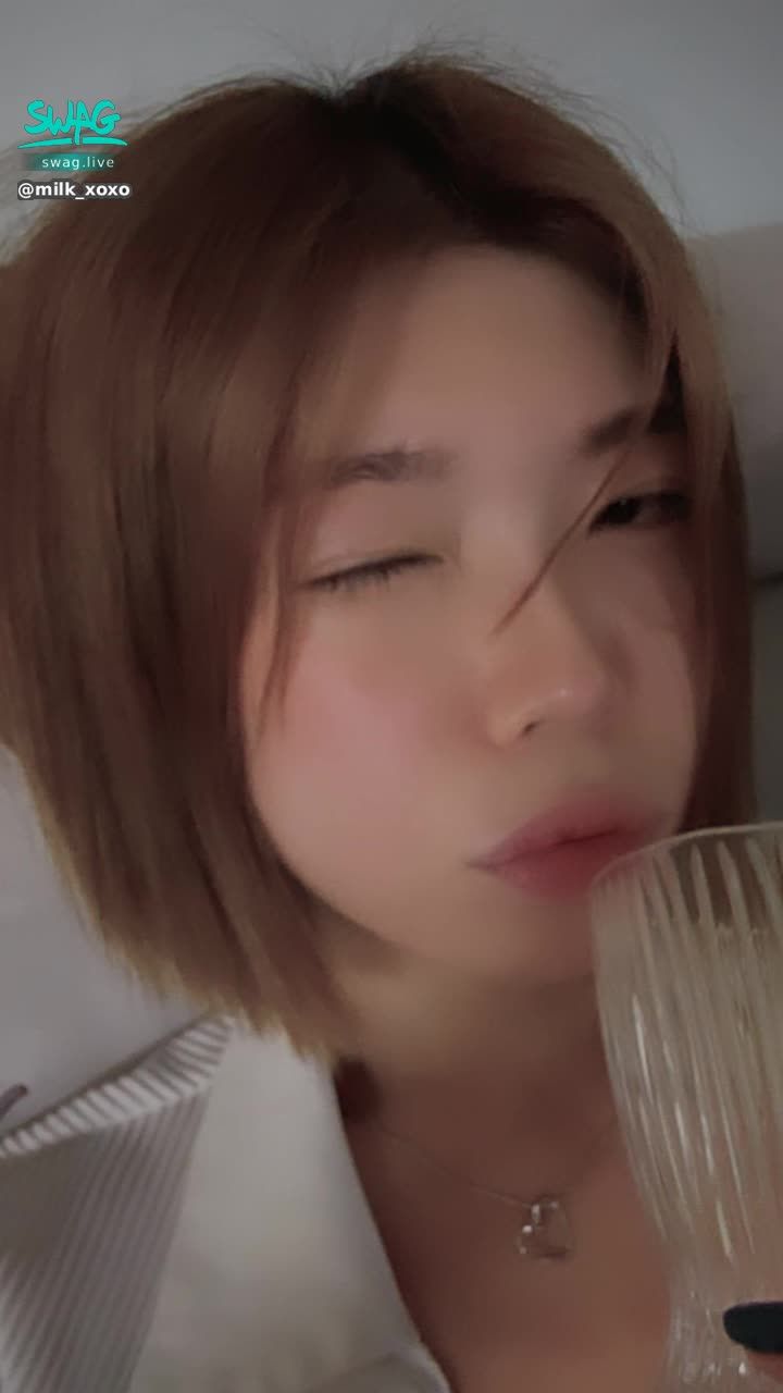 milk_xoxo : 今天晚上有直播喔😍Babe