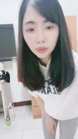 feelingg : 準備脫衣服洗澡嚕啦啦～🥰