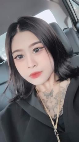 sexyestherr : 颯颯好久沒上線了想颯颯的可以聊天室送個小禮物給颯颯 颯颯都會回覆呦💕