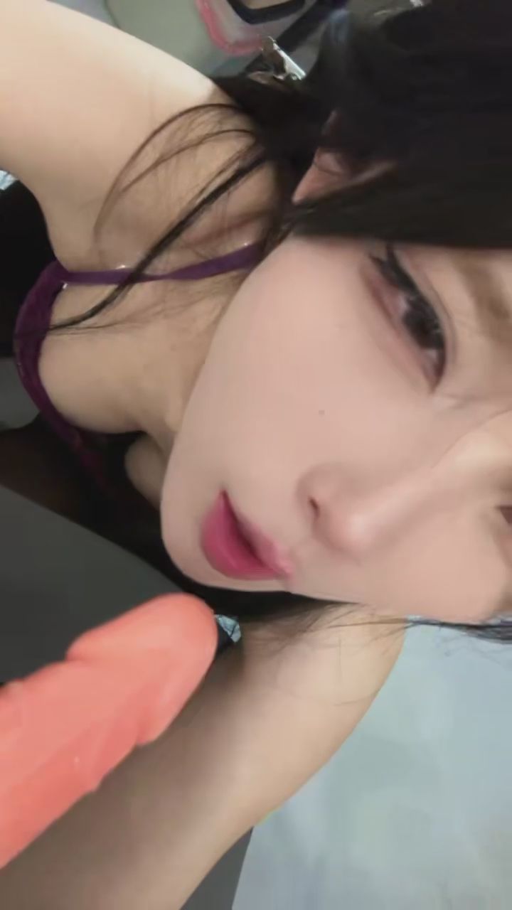 estalla_ : 超级诱惑舔，深喉好爽