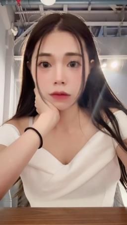 pufferfish0307 : 最近是愛哭哭的小河豚…
很像一不小心情緒就上來了…

11/27 18:00-00:00 播 
11/28-11/30也會開播
來陪我聊聊天好不好