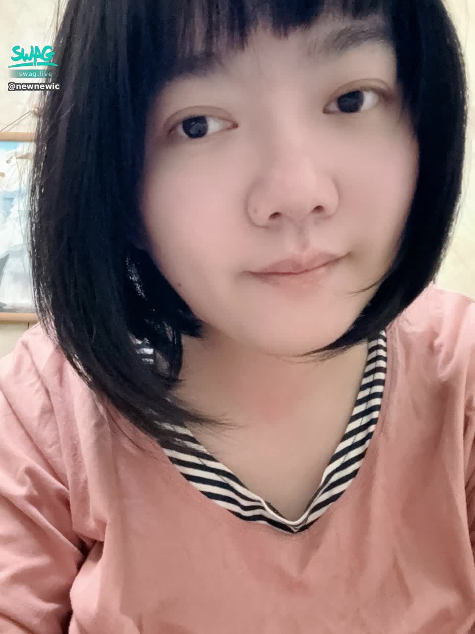 newnewic : 終於到家啦！
每天行程都是滿檔
又要上班又要跟朋友出門的🥺
#新人 #生活 #露臉