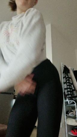 lessikitty : taking  off sweater, tits