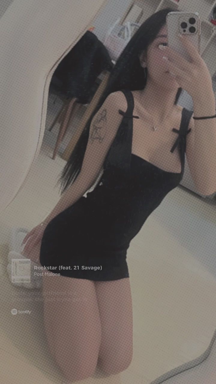 ann891107 : 11/27 (四) 晚上10點30開播❤️❤️❤️
要月底了~連續開播給大家看：）
一起迎接今年最後一個月份🥰

#sexy #性感 #露臉 #日常 #生活 #奶 #新人