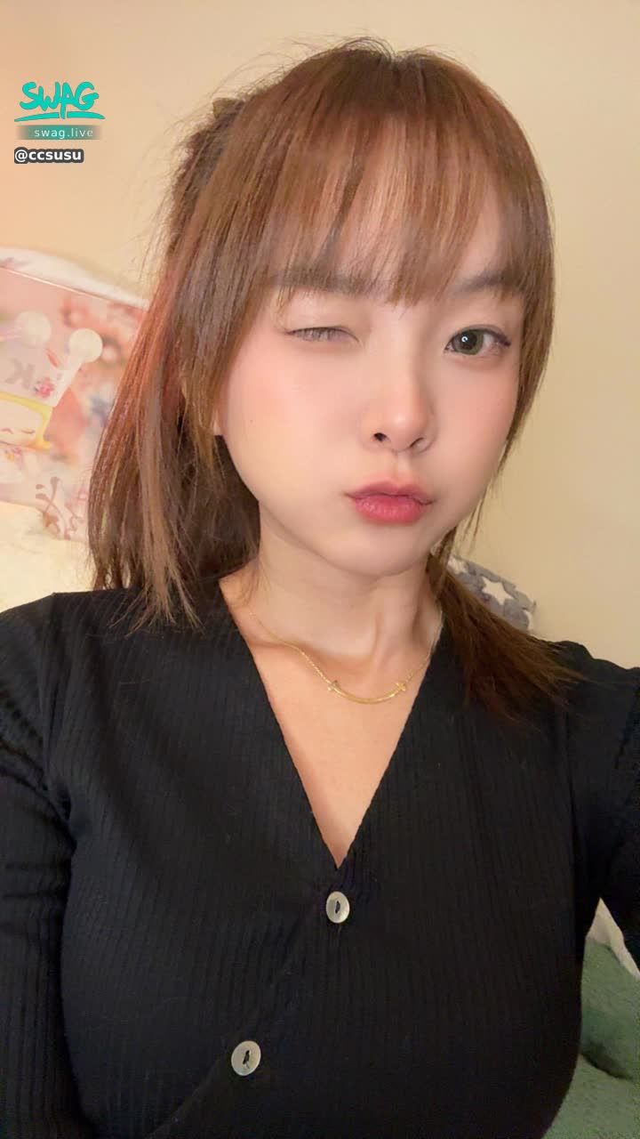 ccsusu : 22:30 進來泡茶😍