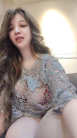 jojomissyou : 露小穴牛仔短褲用跳蛋自慰 超騷的臉