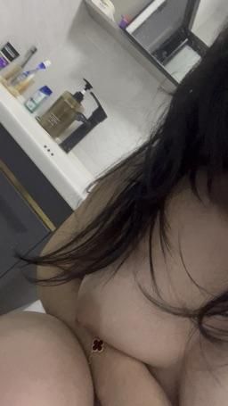 i**************8 : 一个人好寂寞