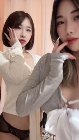 lovelyamber : 11/28(五)23:00 3人合體🥵🥵 猜猜神秘嘉賓 10萬💎開合體表演
#主題直播