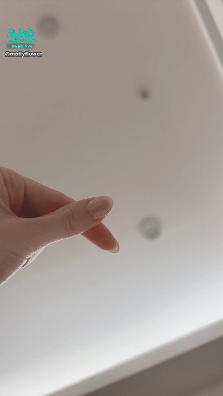 mollyflower : 茉莉真的累到快屎掉了
明天在直播 大家晚安🥲