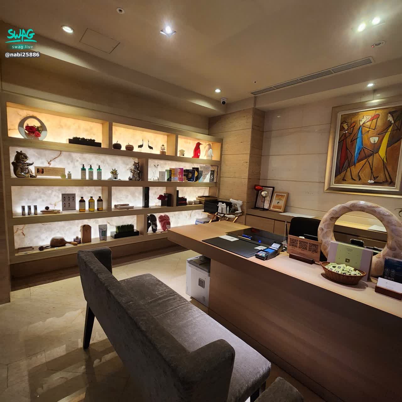 nabi25886 : 當時半夜才住進去很瘋狂 管家很有服侍感 感覺來到自家半夜客廳的氛圍 偷偷摸摸