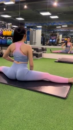 milulube : 會劈腿的屁屁🍑