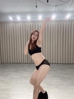 wasteful : 唱跳「赤伶」性感古典舞蹈表演