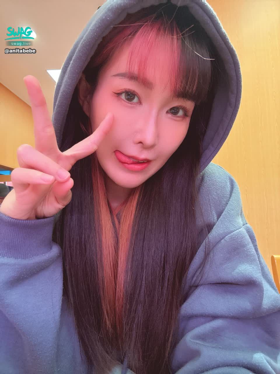 anitabebe : 12/7（日）22:45性感情趣蕾絲睡衣聊天居家女孩
達20萬鑽石 性感睡衣表演脫衣誘惑
#主題直播