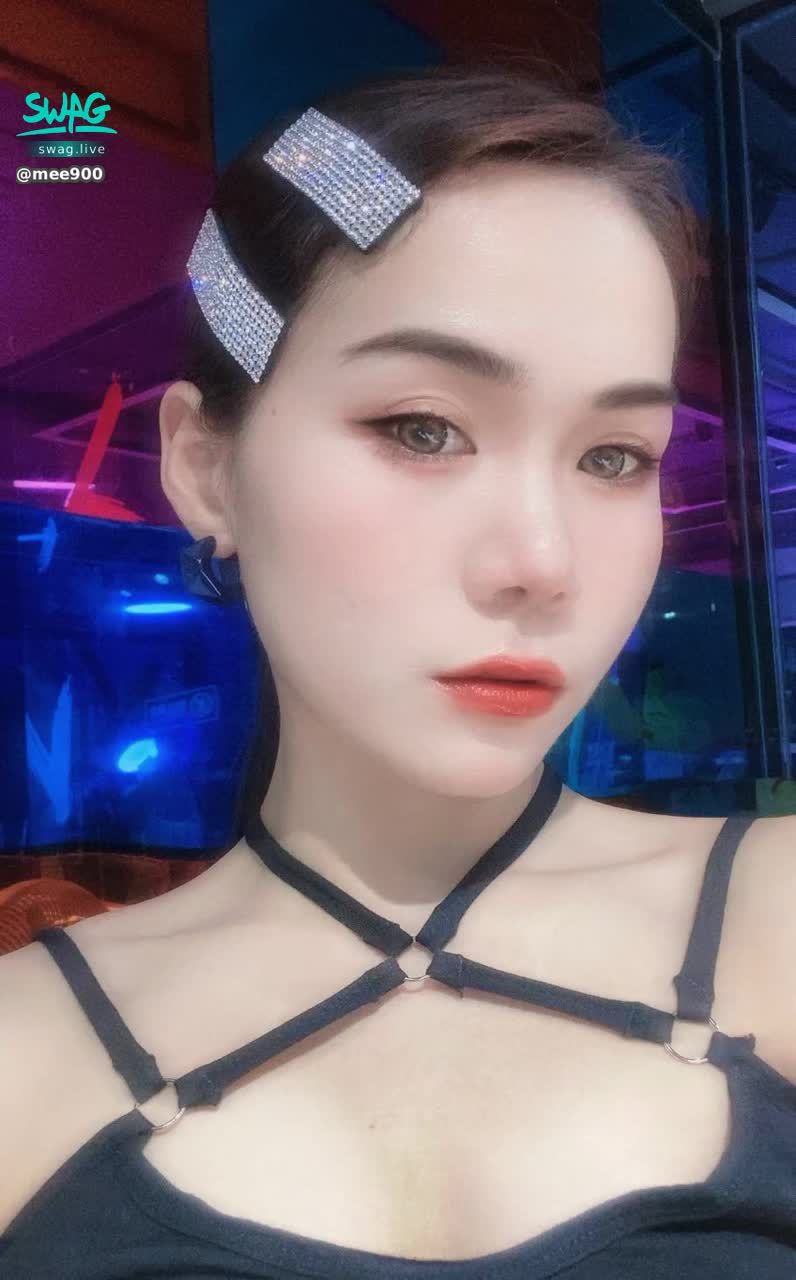 mee900 : 说话不中听,掐住脖子亲!#生活 #sexy #露臉 #舞蹈老师