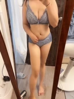 lenababy : 要一起洗澡嗎❤️🔓解鎖後丟1個巧克力 領誘惑小片