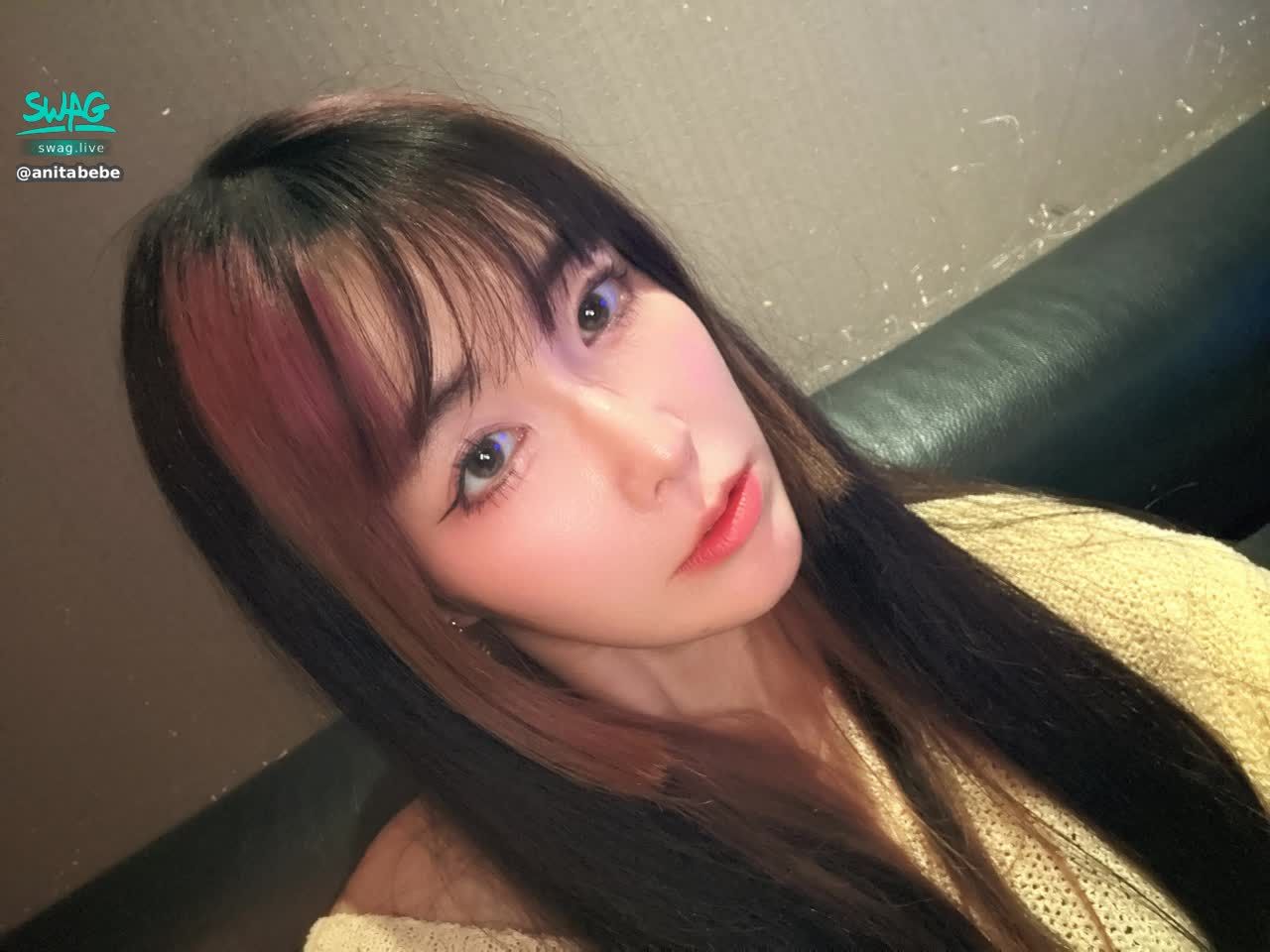 anitabebe : 12/8(一)22:45性感情趣蕾絲睡衣聊天居家女孩
達20萬鑽石 性感睡衣表演脫衣誘惑
#主題直播