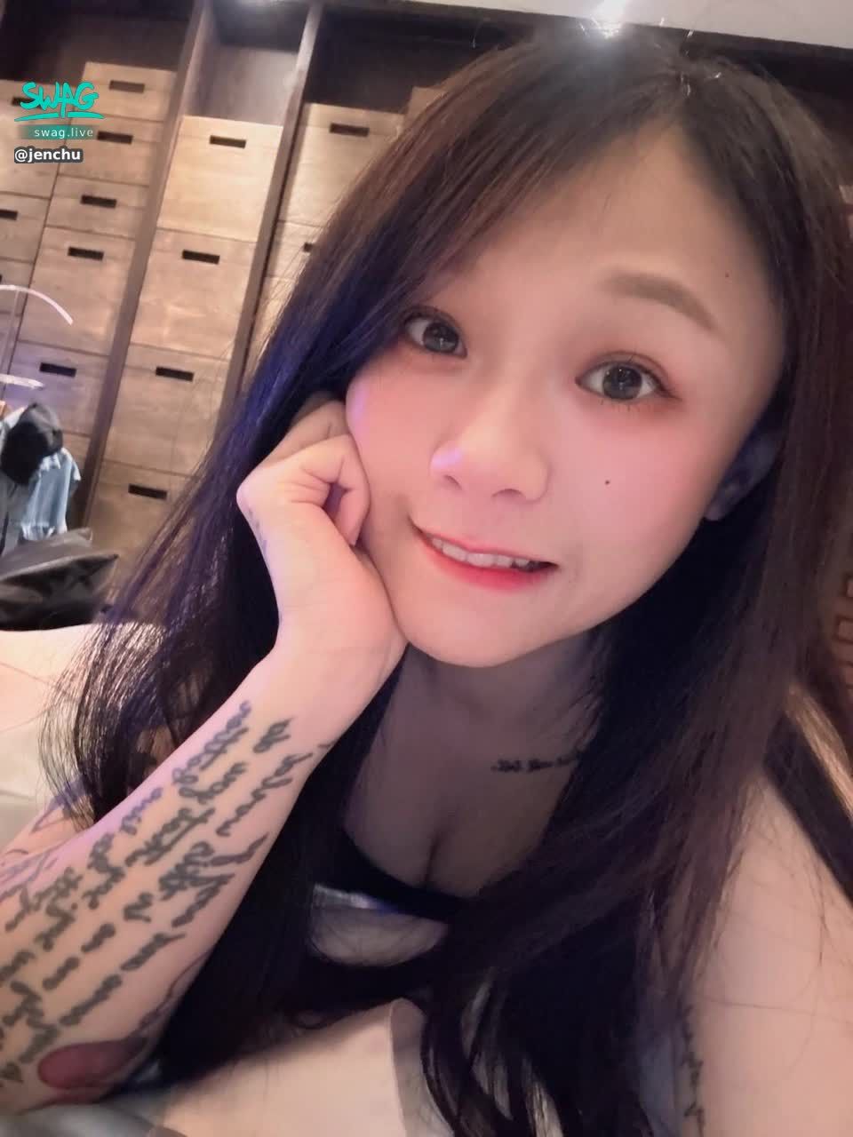 jenchu : 最新的露臉口交實戰你還沒看過嗎🫣看完才可以跟我再要影片呀❤️快點私訊呦  #露臉 #sexy #性感 #生活 #騷 #刺青 #誘惑 #私訊