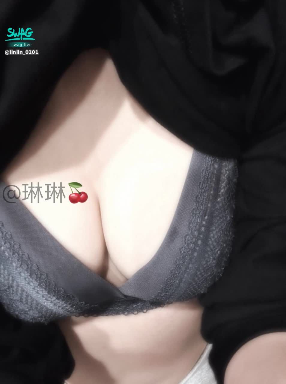 linlin_0101 : 🍼🍼來廁所透氣一下👅加班太悶了～