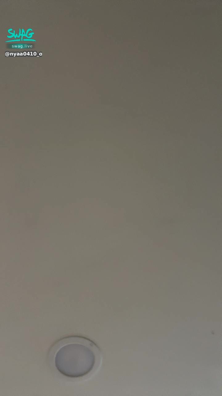 nyaa0410_official : 手機沒電突然不見真是對不起大家🥲