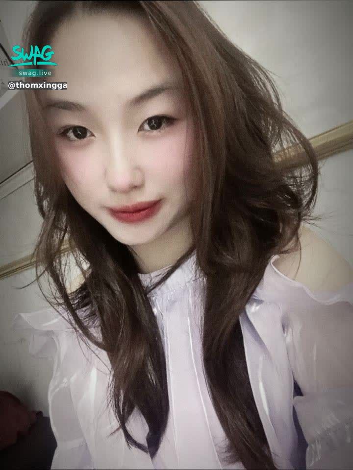 thomxinggaiii : ngoan xinh iu của anh