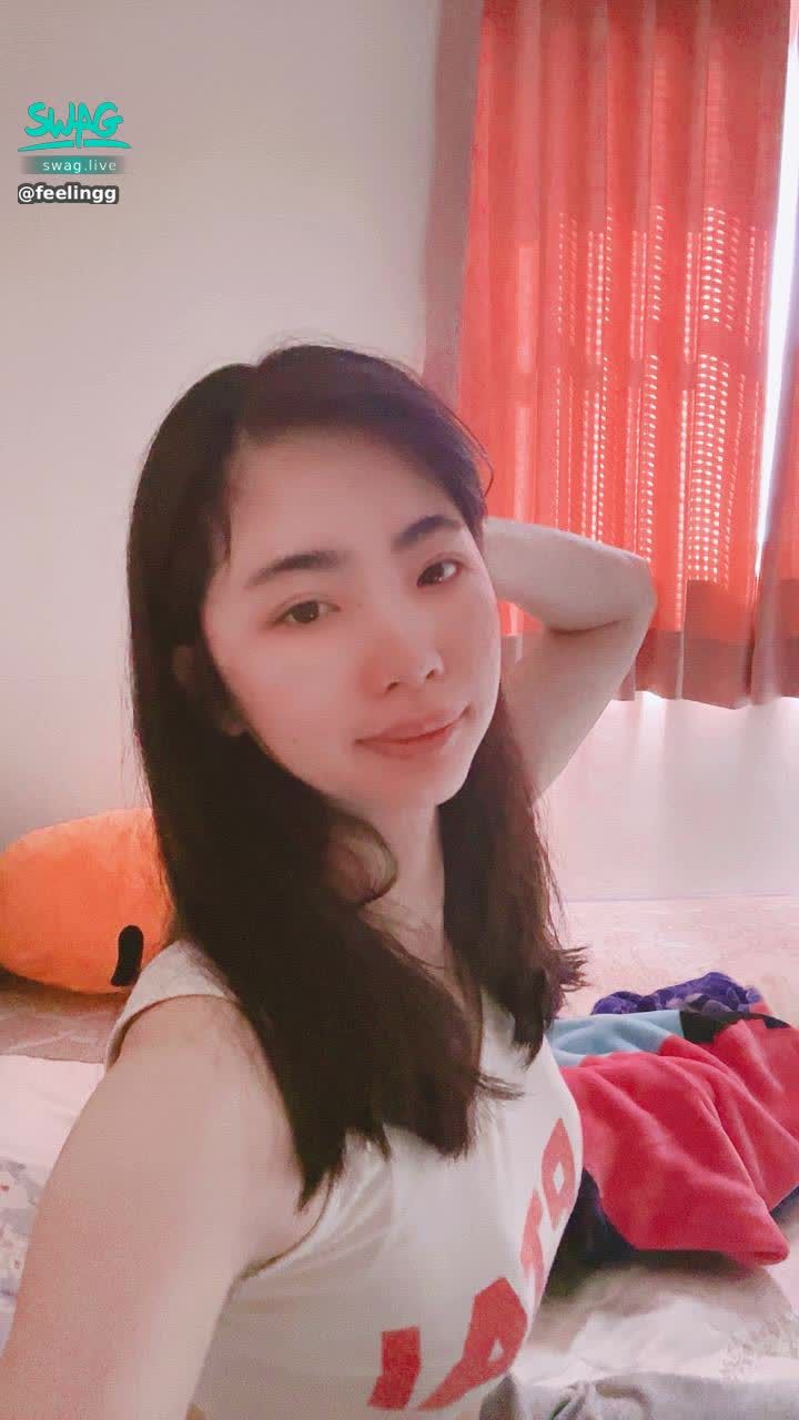 feelingg : 伸一下懶腰晚上有重要的事情要做！！