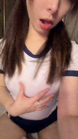 sexylinli : 💙體育服可以嗎哥哥!要一起運動嗎