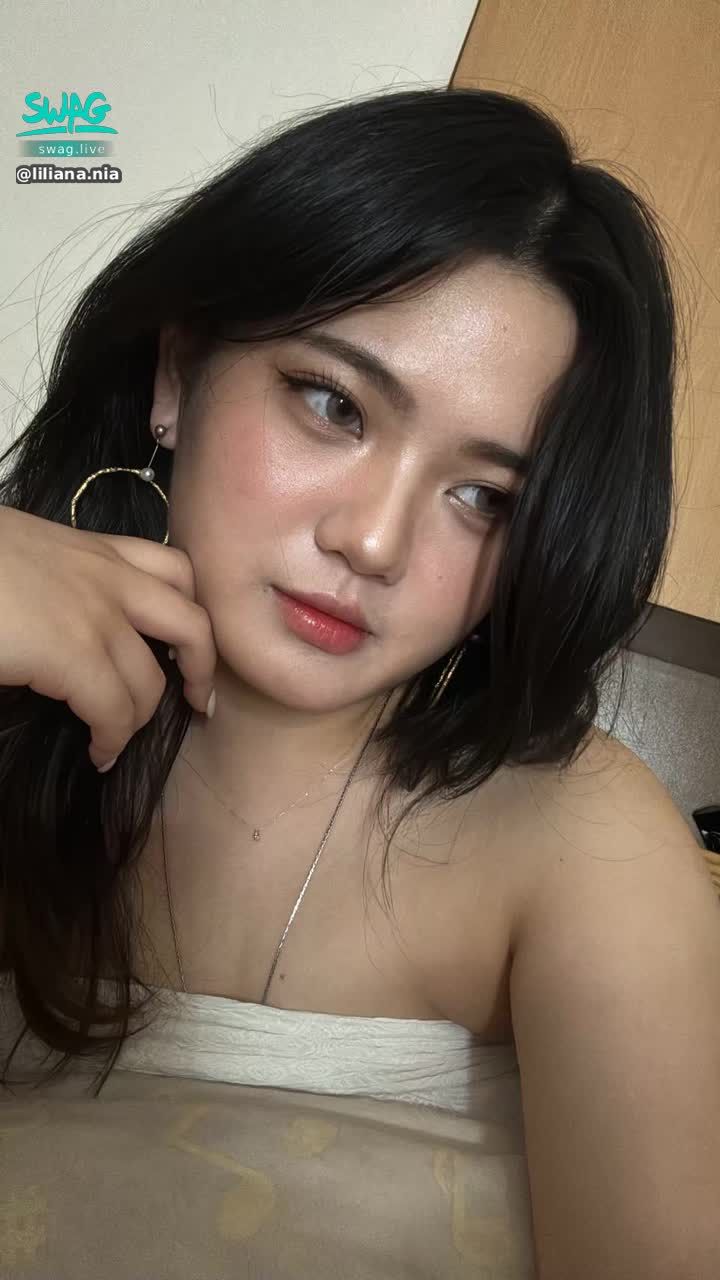 liliana.nia : 最近到晚上心情就會比較差🫣😥這邊有酒友嗎～陪我買醉🤣 #露臉 #日常 #生活 #甜美 #素人