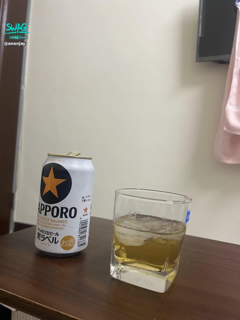 ananjay : 喝杯小酒，最近太衰了，抖音推特被停權，哀居私訊被鎖。來找我聊聊天吧😪😀心情不好