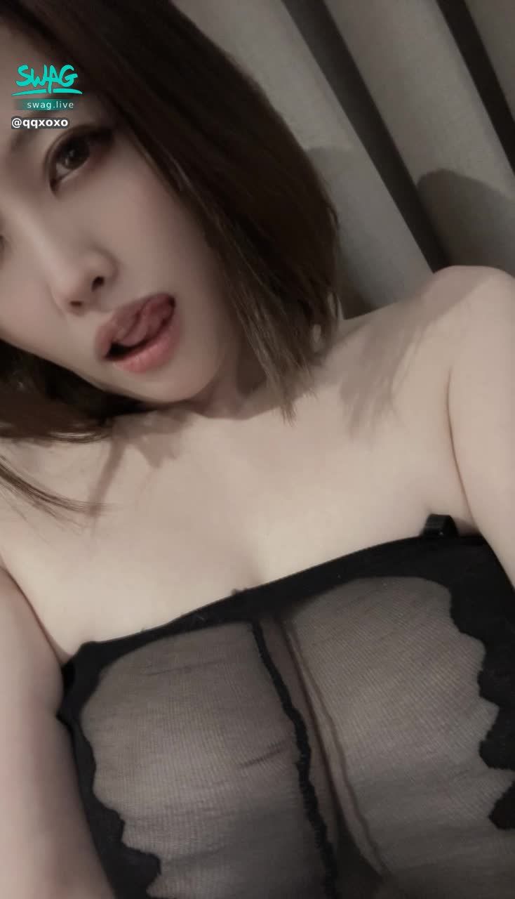 qqxoxo : 12/3（三）23：50 火辣熱舞❤️‍🔥

50w 女上慰慰💦

#主題直播 #巨乳 #QQ