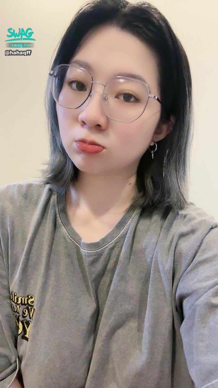 hahaqff : 午安呀～
大家吃飯了嗎
小白今天吃丼飯
你們呢？(óᵕò｡)