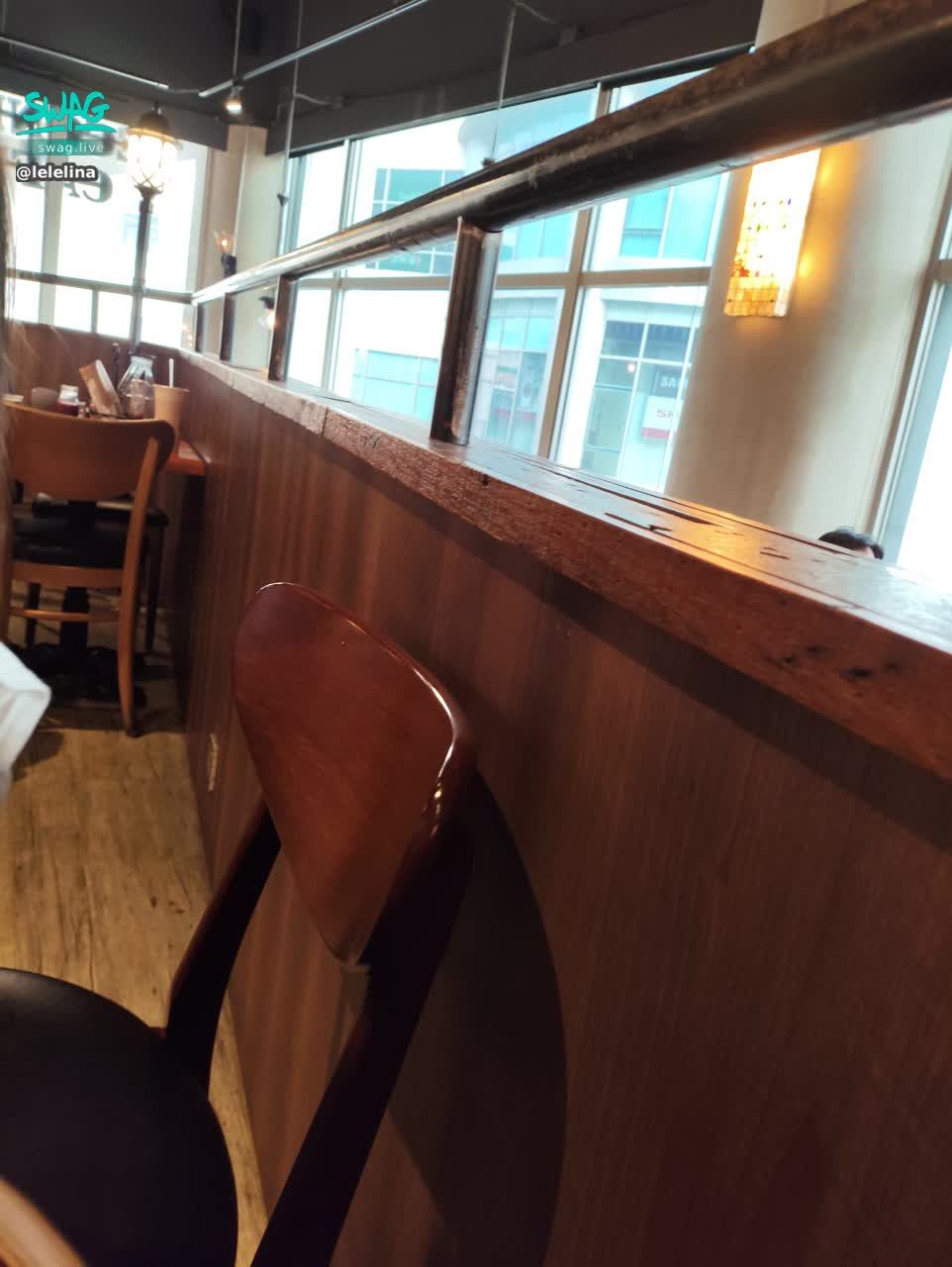 lelelina : 坐角落的點就是可以好的視野往外看