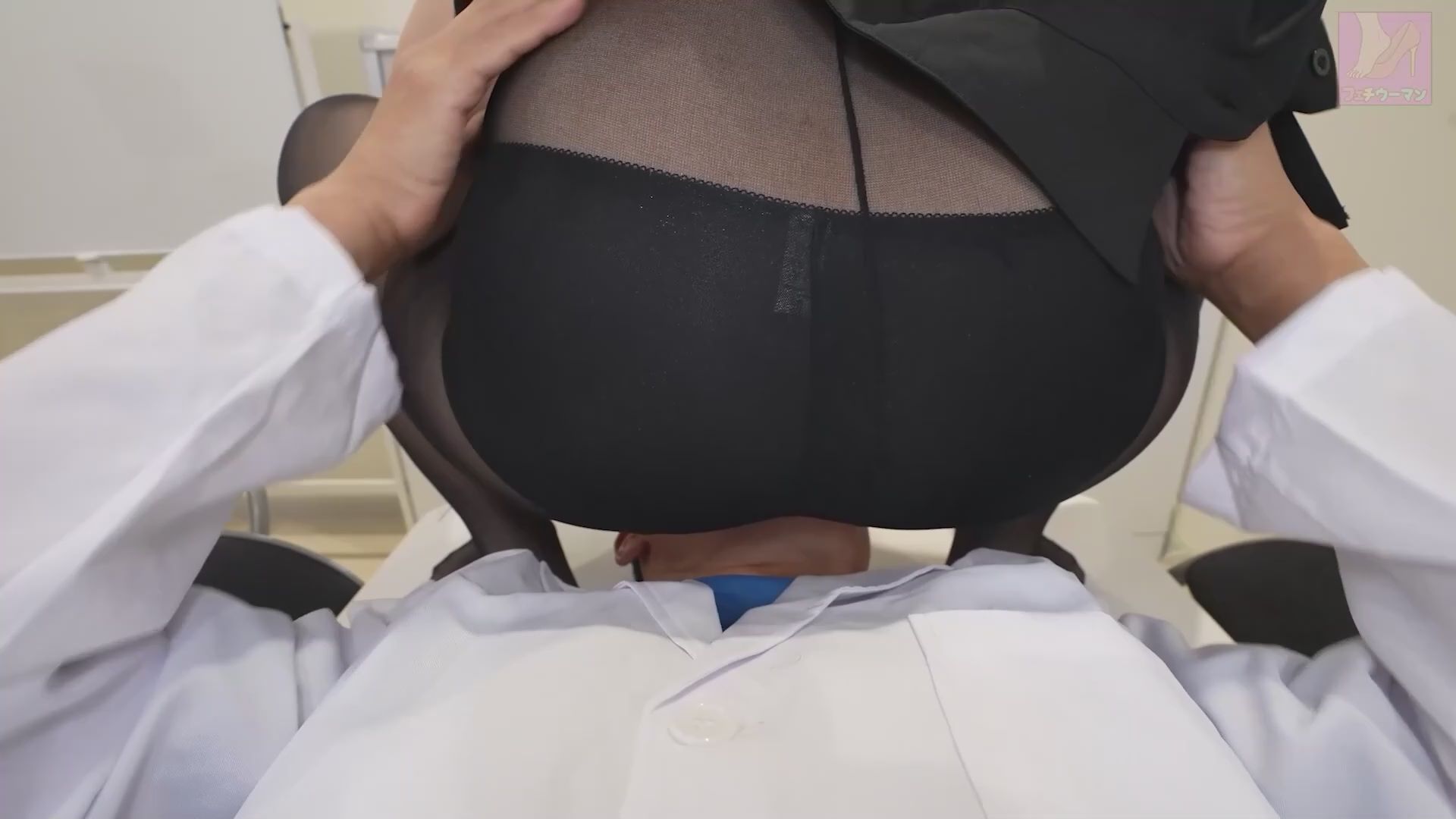 sekaiworld : 與公公的淫亂性生活被醫生同事發現了。自從那天起,我就變成了男醫生們專用的飛機杯,每天小穴裡都被射滿,從來沒有乾過。 | SWAG @fewoov 影片
住院醫生與公公的不倫事終於被兩名同事發現後,慘遭褲襪被脫、淪為同事的玩物。
她明明被命令服侍,卻似乎越來越享受這種被支配的刺激感。
這是一個女醫生每日吞下同事精液、陷入墮落的故事。
#日本 #1080p #口交 #傳教士體位 #愛撫 #人妻